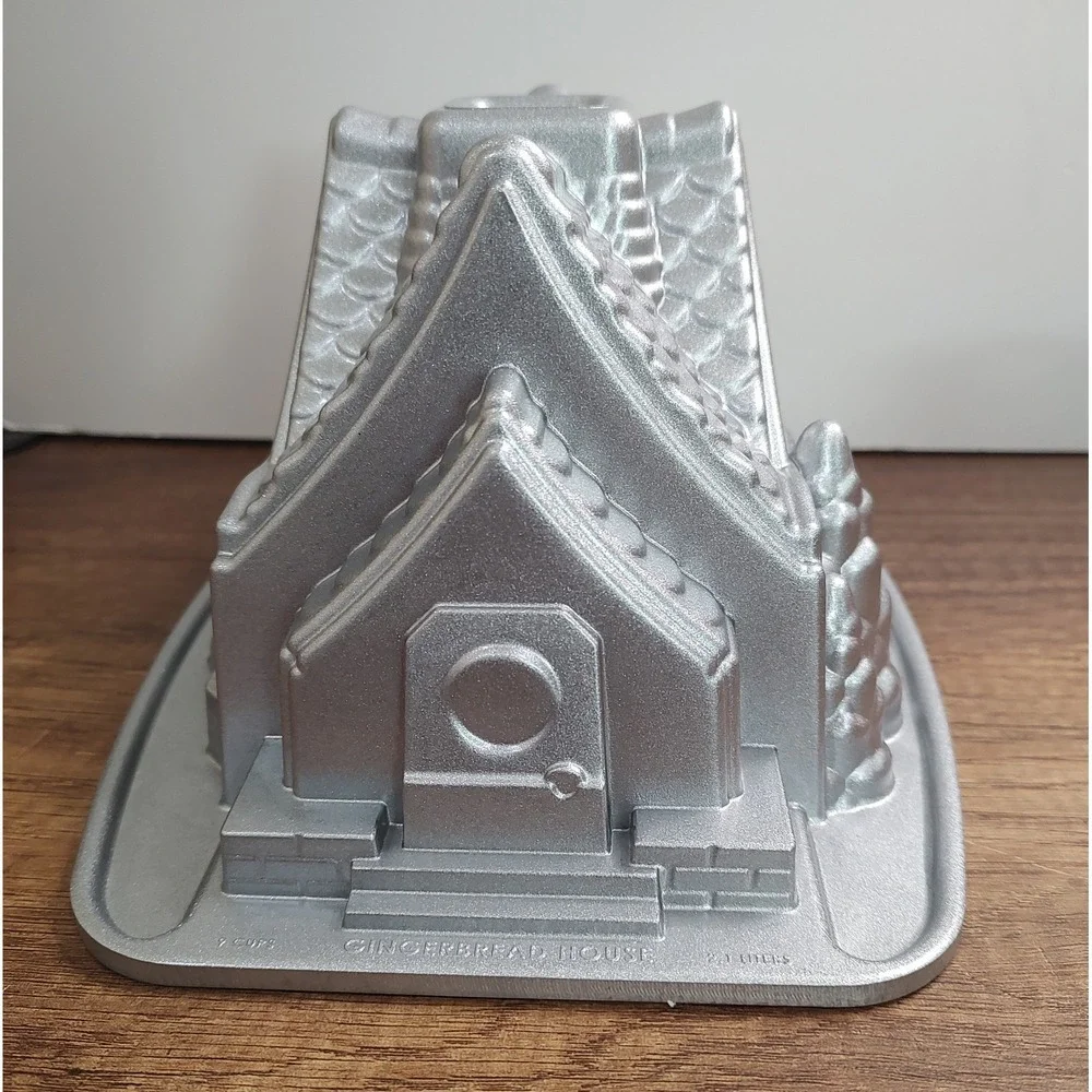 Nordic Ware Gingerbread House Cottage Cake Mold 2.1L 9 Cups William Sonoma D8